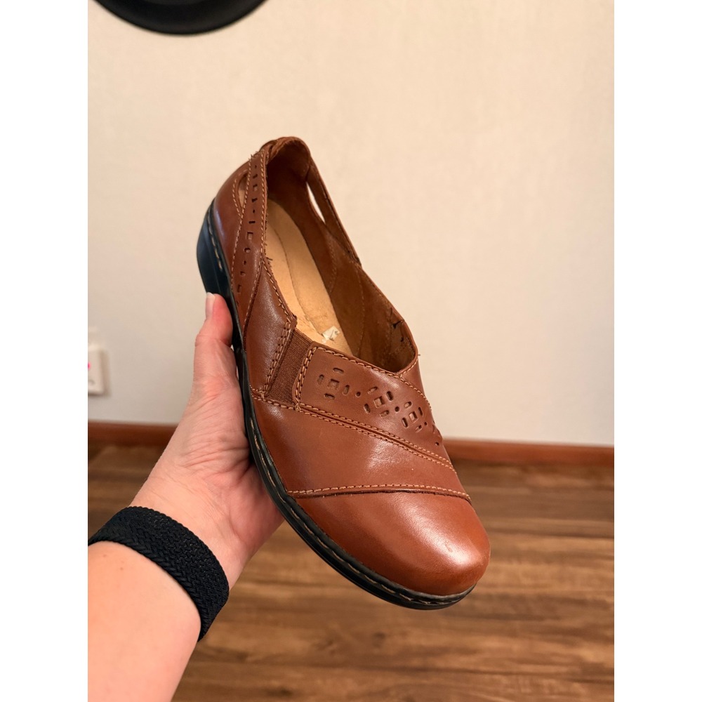 Clarks Collection Evianna Fig Brown Leather Laser Cut Loafers Women Sz 9